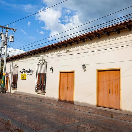 Apartamentos Casco Historico קומאיאגואה מראה חיצוני תמונה